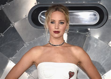 jennifer lawrence nude photo leak|'Stolen' nude photos of Jennifer Lawrence leaked online by hacker.